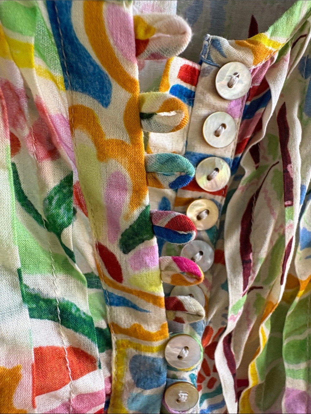 Bila Colorful Painterly Print Button-Front Sleeveless Top - Picture 3 of 5